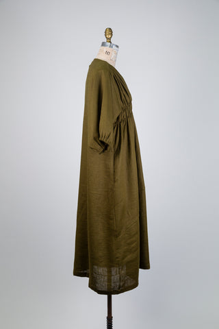 Robe en lin vert mousse à fronces (S+)