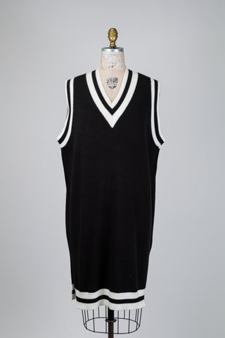 Black tank dress with white accents (14/18)