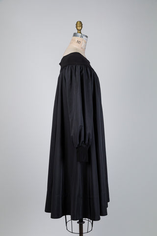 Robe noire ample à encolure Bardot I(14/18)