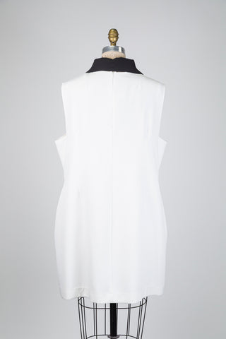 Robe blanche à col amovible orné de strass (14/16)
