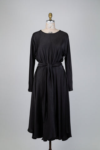 Textured black belted waist dress (14/16)