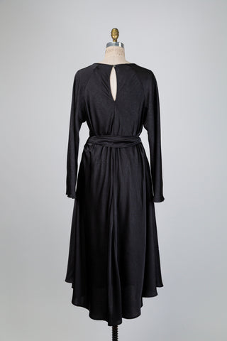 Textured black belted waist dress (14/16)