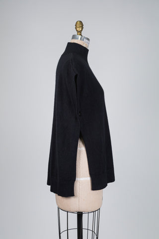 Black cable-knit poncho (OS)