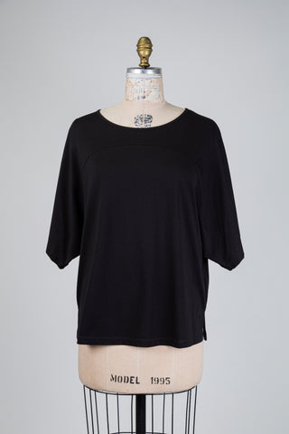 Black T-shirt with loose sleeves (S/M)