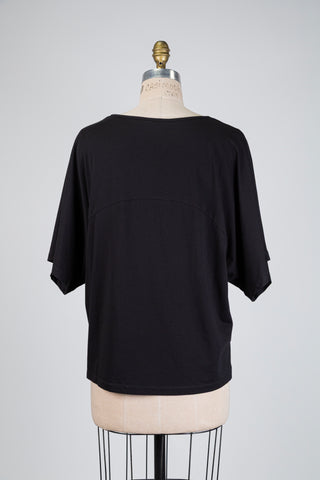 Black T-shirt with loose sleeves (S/M)