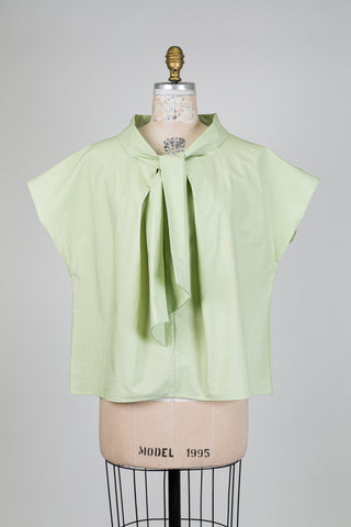 Light green blouse with a lavallière collar (S+)