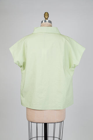 Light green blouse with a lavallière collar (S+)