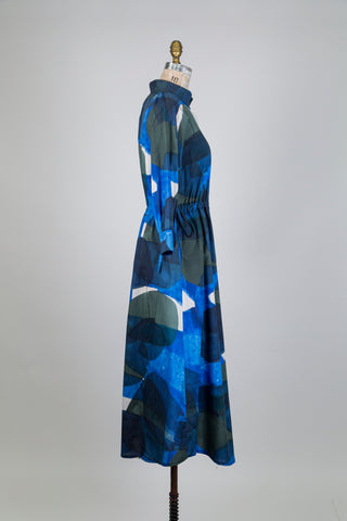Robe chemisier à formes géo bleues (S)