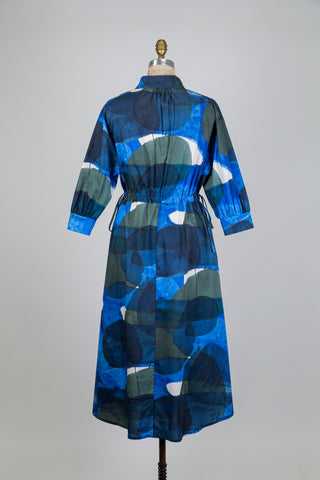 Robe chemisier à formes géo bleues (S)