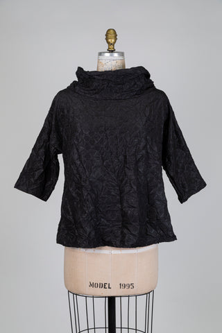 Black turtleneck with wavy pattern (S)