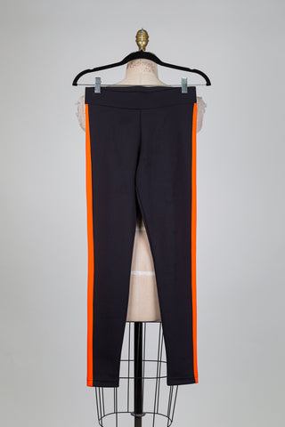 Black leggings with orange stripes (4)