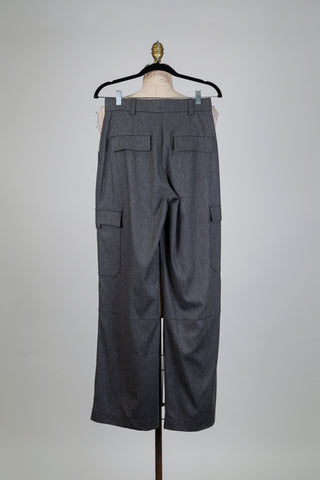 Pantalon cargo gris à jambe droite (4+6)