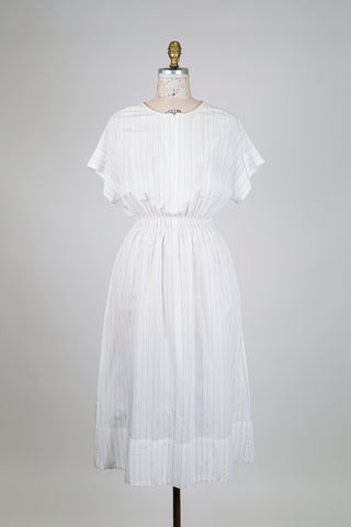 Robe blanche à rayures noires (6)