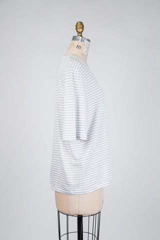 T-shirt à rayures gris et blanc (16)