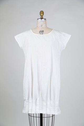 White dress with structured hem (S)