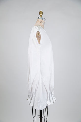 White dress with structured hem (S)