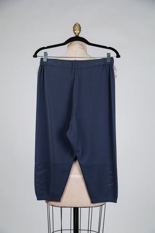 Navy cropped trousers with openwork hem (S)