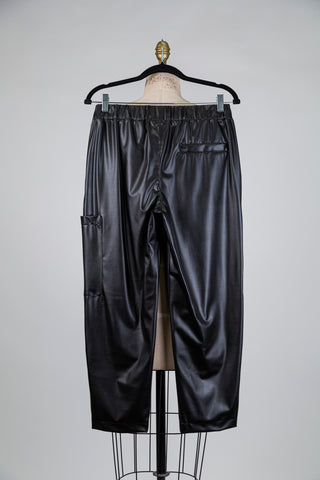 Black faux leather cargo trousers (S)