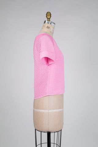 Haut rose lumineux à coutures rythmiques (4)