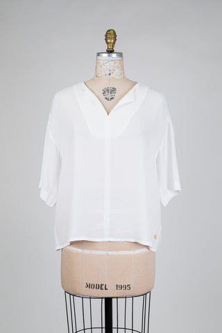 Pure white fluid V-neck blouse (6)