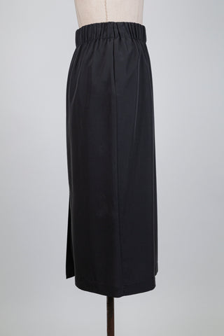 Charcoal black straight-cut flowy skirt (S)
