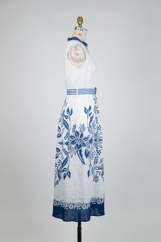 White porcelain dress with blue patterns (6)