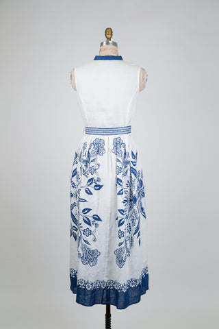 White porcelain dress with blue patterns (6)