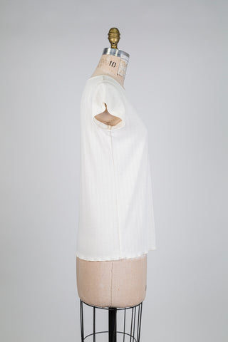 T-shirt crème aux cascades de cœurs ajourés (S)