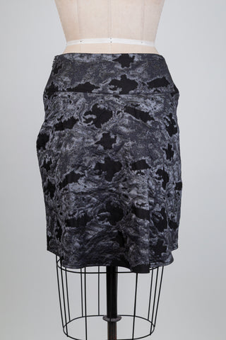 Jupe trapèze camo-chic gris et noir (S-M)