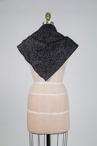 Châle léopard nocturne réversible