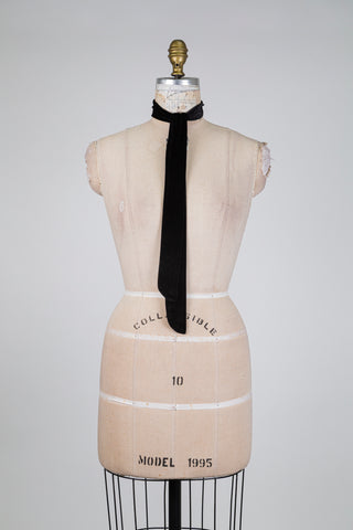 Colonel noir en velours