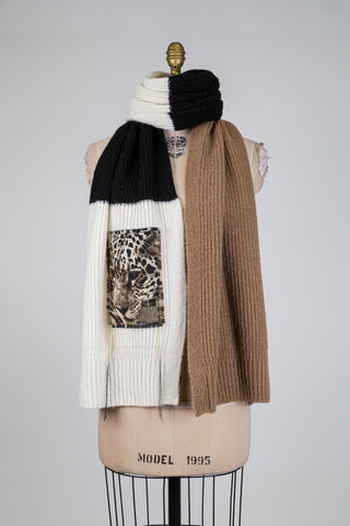 Foulard en tricot accent léopard