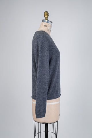 Soft grey knit sweater (6+10)