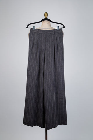 Grey tailored trousers with delicate rhinestones (4)