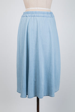 Jupe trapèze en denim léger bleu texturé (6)