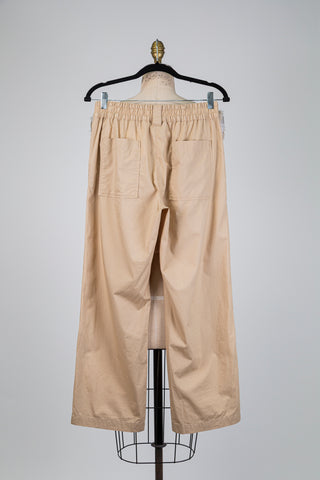 Lightweight straight-cut trousers in golden beige (8)