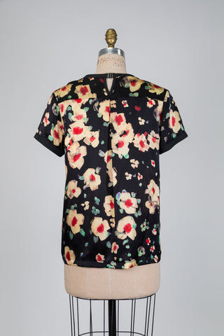 T-shirt en soie noire à illustration florale (4)