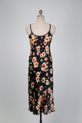Robe en soie à illustration florale (8)