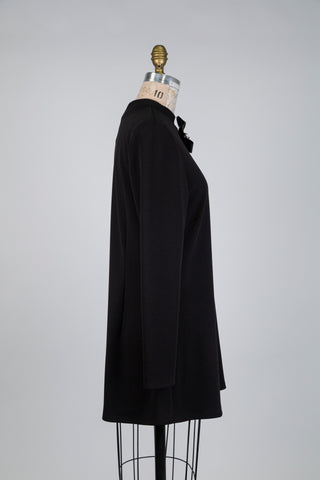 Tunique noire à bijou fleur amovible (S à XL)