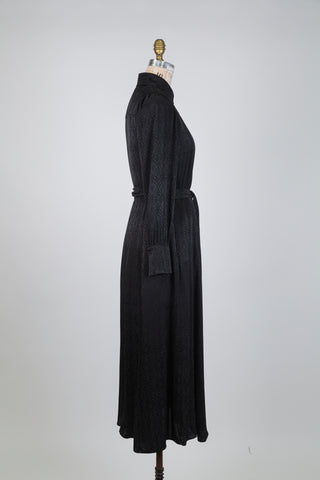 Robe fluide noire à motif damassé (6)