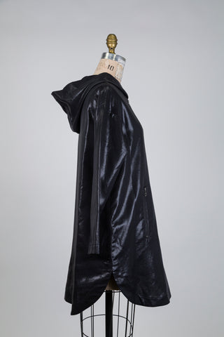 Robe noire métallique façon hoodie (XS)
