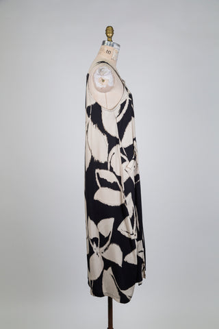 Robe trapèze florale noir & beige (10+)