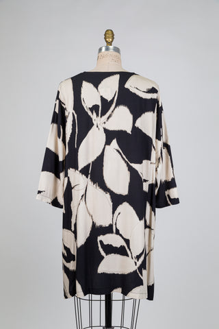 Tunique noire à motif floral beige (10+)