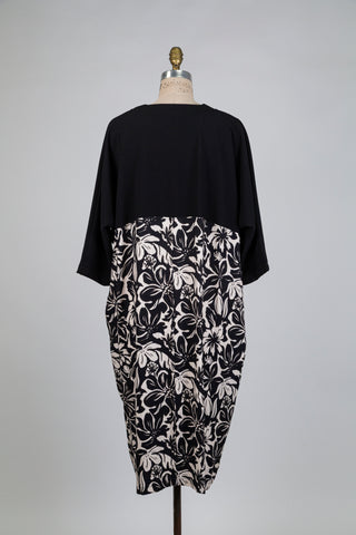 Robe noire florale ample (10+)