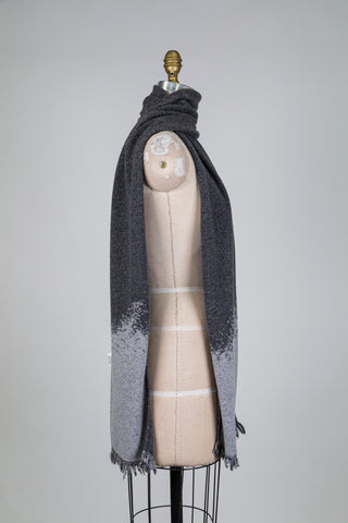 Foulard PAYSAGE en tricot gris luxueux
