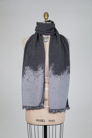 Foulard PAYSAGE en tricot gris luxueux
