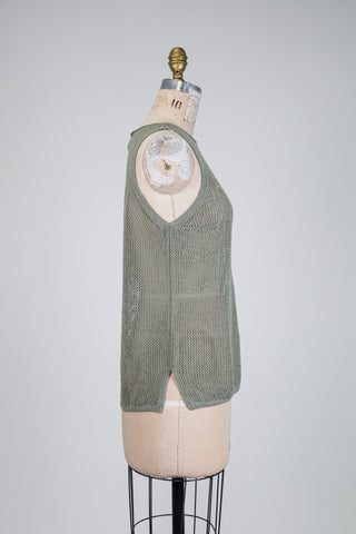 Khaki green open-knit slogan tank top (OS)