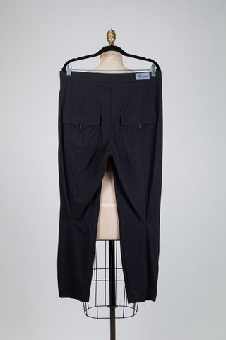 Black trousers with modular pockets (14)