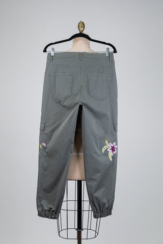 Greenish grey cargo trousers with embroidery (6+14)