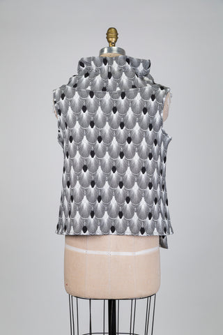 Geisha black and white turtleneck tank top (S)